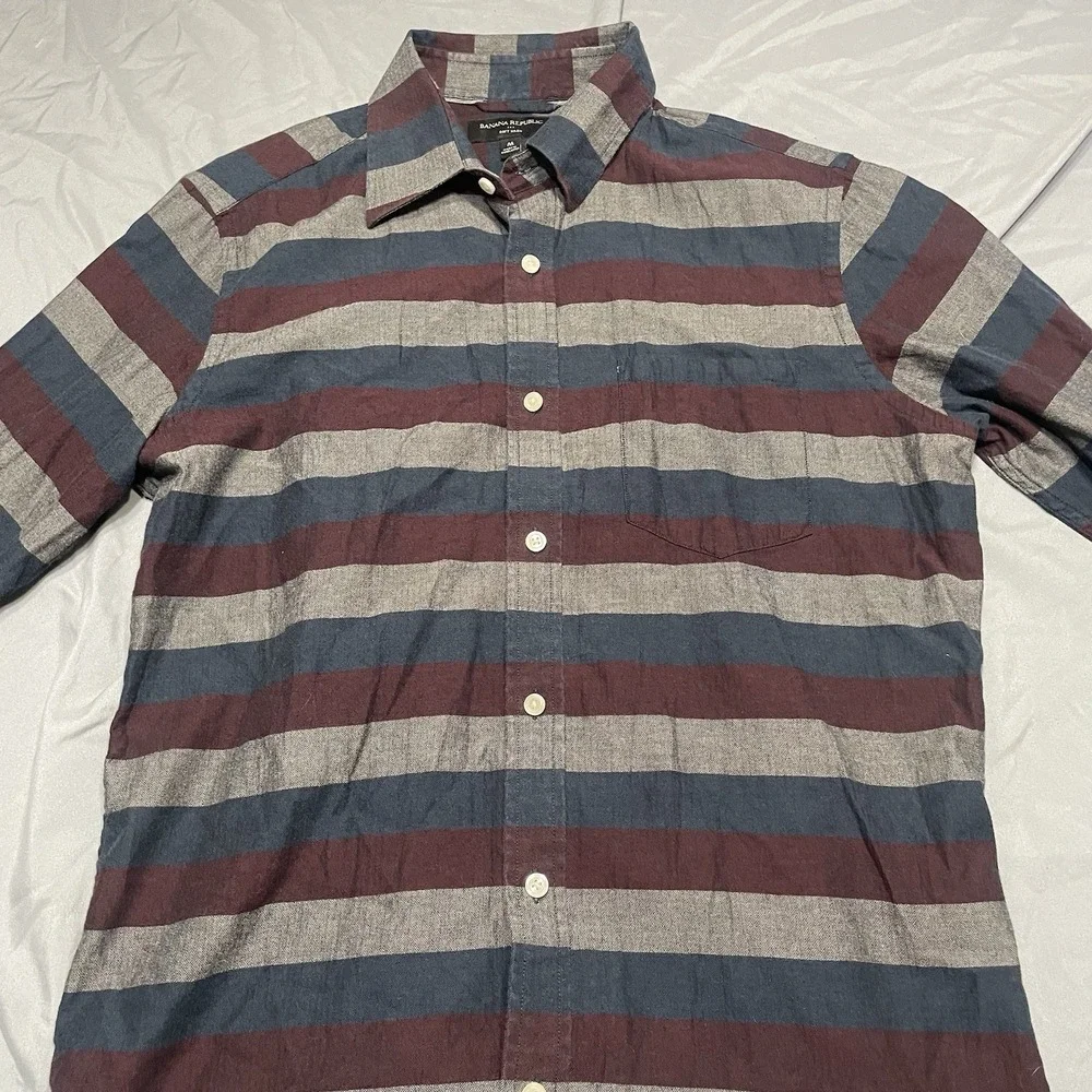 Banana Republic Soft Wash Striped Shirt‎ Size Medium